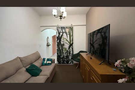 Casa à venda com 100m², 3 quartos e 3 vagas Casa à venda com 100m², 3 quartos e 3 vagasSala de TV