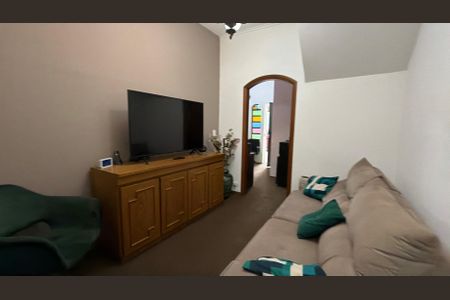 Casa à venda com 100m², 3 quartos e 3 vagas Casa à venda com 100m², 3 quartos e 3 vagasSala de TV