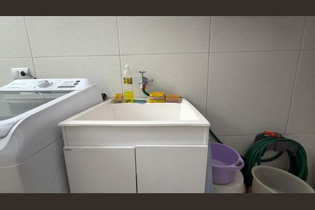 Casa à venda com 100m², 3 quartos e 3 vagas Casa à venda com 100m², 3 quartos e 3 vagasÁrea de Serviço