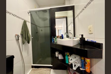 Apartamento à venda com 64m², 2 quartos e sem vagaBanheiro social