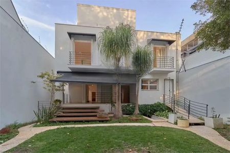 Casa à venda com 700m², 4 quartos e 6 vagas Casa à venda com 700m², 4 quartos e 6 vagasFoto 01