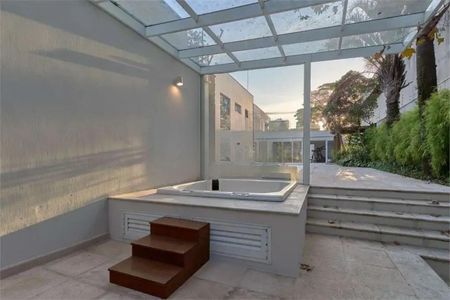 Casa à venda com 700m², 4 quartos e 6 vagas Casa à venda com 700m², 4 quartos e 6 vagasFoto 13