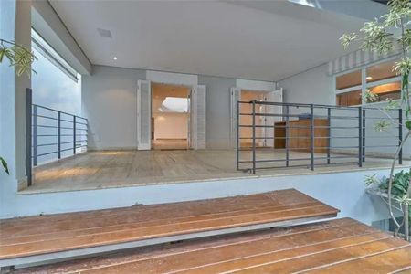 Casa à venda com 700m², 4 quartos e 6 vagas Casa à venda com 700m², 4 quartos e 6 vagasFoto 24