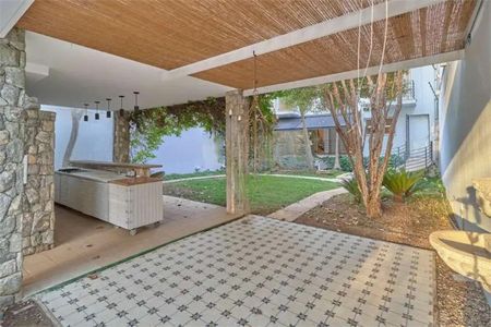 Casa à venda com 700m², 4 quartos e 6 vagas Casa à venda com 700m², 4 quartos e 6 vagasFoto 11