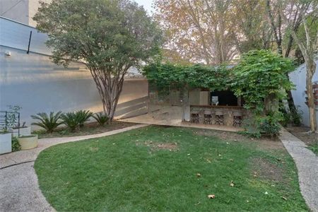 Casa à venda com 700m², 4 quartos e 6 vagas Casa à venda com 700m², 4 quartos e 6 vagasFoto 12