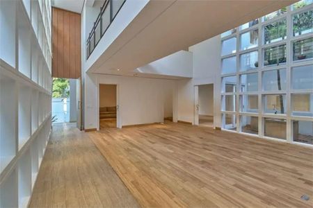 Casa à venda com 700m², 4 quartos e 6 vagas Casa à venda com 700m², 4 quartos e 6 vagasFoto 21