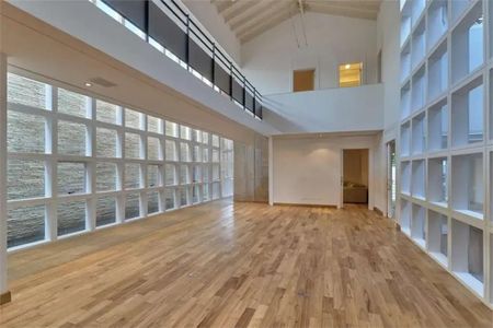 Casa à venda com 700m², 4 quartos e 6 vagas Casa à venda com 700m², 4 quartos e 6 vagasFoto 25