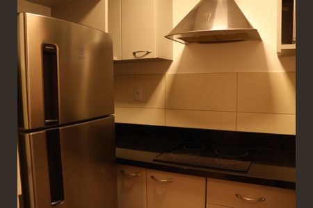 Cozinha de apartamento para alugar com 1 quarto, 60m² em Jardim Goiás, Goiânia