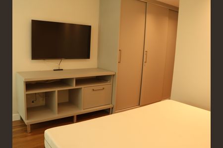 Suíte de apartamento para alugar com 1 quarto, 60m² em Jardim Goiás, Goiânia