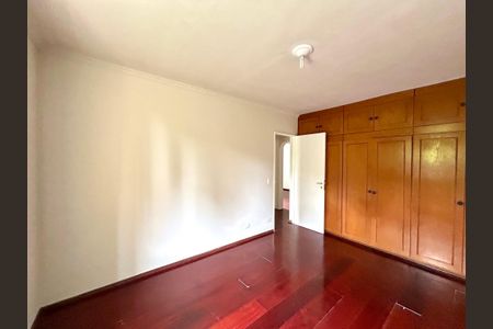 Apartamento à venda com 105m², 3 quartos e 2 vagasQuarto 2