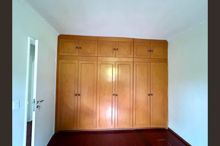 Apartamento à venda com 105m², 3 quartos e 2 vagasQuarto 2