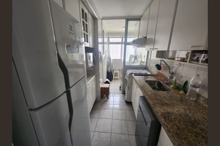 Apartamento à venda com 56m², 2 quartos e 1 vaga Apartamento à venda com 56m², 2 quartos e 1 vagaCozinha