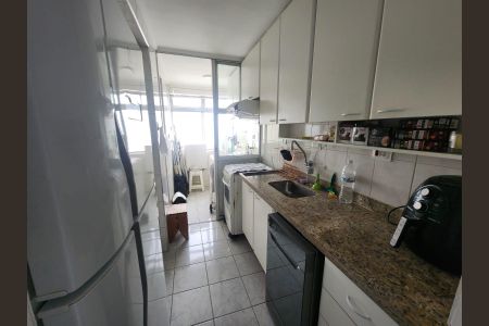 Apartamento à venda com 56m², 2 quartos e 1 vaga Apartamento à venda com 56m², 2 quartos e 1 vagaCozinha
