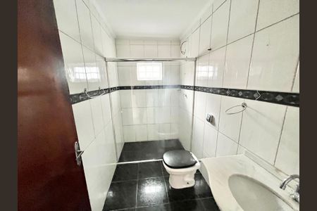 Casa à venda com 210m², 7 quartos e 2 vagas Casa à venda com 210m², 7 quartos e 2 vagasBanheiro