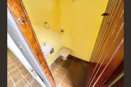 Casa à venda com 210m², 7 quartos e 2 vagas Casa à venda com 210m², 7 quartos e 2 vagasBanheiro da Varanda