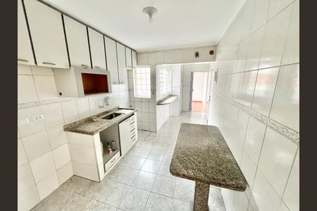 Casa à venda com 210m², 7 quartos e 2 vagas Casa à venda com 210m², 7 quartos e 2 vagasCozinha