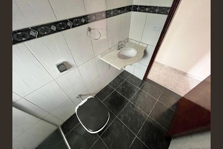 Casa à venda com 210m², 7 quartos e 2 vagas Casa à venda com 210m², 7 quartos e 2 vagasBanheiro