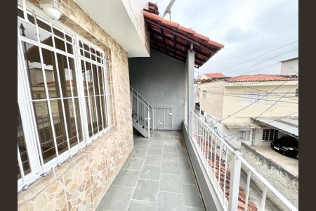 Casa à venda com 210m², 7 quartos e 2 vagas Casa à venda com 210m², 7 quartos e 2 vagasVaranda