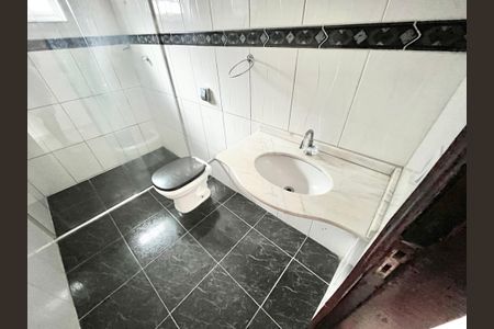 Casa à venda com 210m², 7 quartos e 2 vagas Casa à venda com 210m², 7 quartos e 2 vagasBanheiro