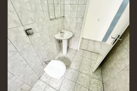 Casa à venda com 210m², 7 quartos e 2 vagas Casa à venda com 210m², 7 quartos e 2 vagasBanheiro