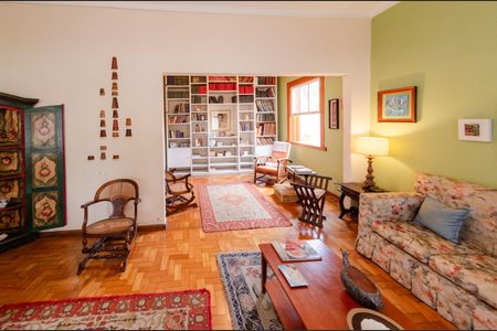 Casa à venda com 280m², 5 quartos e 1 vagaSala