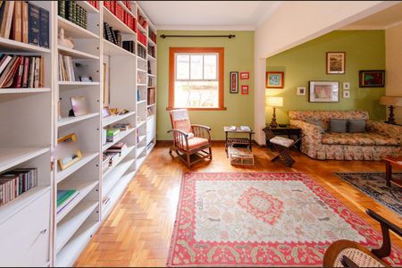 Casa à venda com 280m², 5 quartos e 1 vagaSala