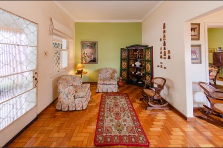 Casa à venda com 280m², 5 quartos e 1 vagaSala