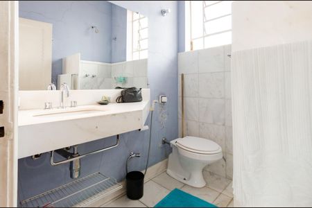 Casa à venda com 280m², 5 quartos e 1 vagaBanheiro 2