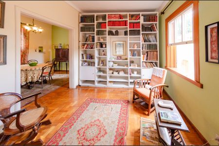 Casa à venda com 280m², 5 quartos e 1 vagaSala