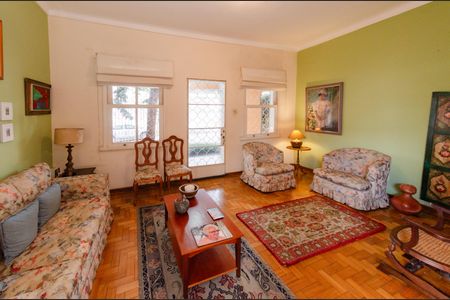 Casa à venda com 280m², 5 quartos e 1 vagaSala