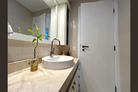 Apartamento para alugar com 95m², 3 quartos e 1 vagaBanheiro social 