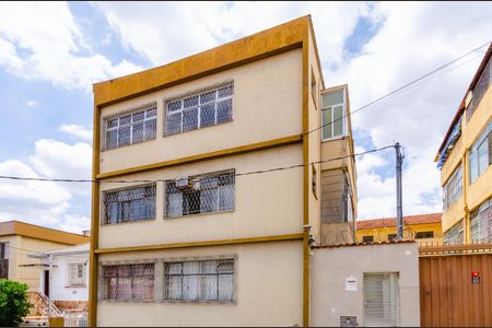 Apartamento à venda com 75m², 2 quartos e 1 vagaFachada