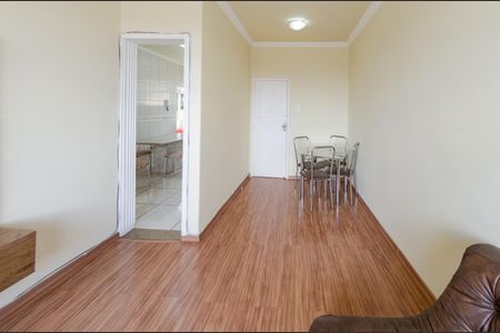 Apartamento à venda com 75m², 2 quartos e 1 vagaSala
