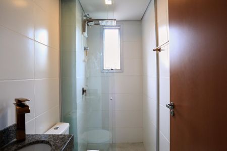 Banheiro da Suíte de apartamento à venda com 2 quartos, 60m² em Santa Efigênia, Belo Horizonte