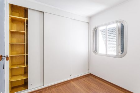 Apartamento à venda com 74m², 2 quartos e 1 vagaQuarto 2
