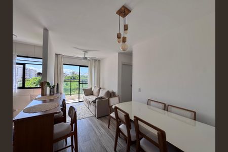Sala de apartamento para alugar com 2 quartos, 48m² em Recreio dos Bandeirantes, Rio de Janeiro