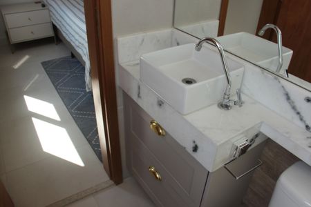 Apartamento para alugar com 96m², 2 quartos e sem vagaBanheiro da Suíte