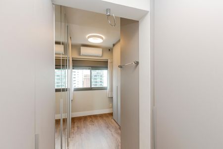 Apartamento à venda com 192m², 2 quartos e 4 vagasCloset da Suíte 1