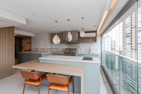 Apartamento à venda com 192m², 2 quartos e 4 vagasVaranda