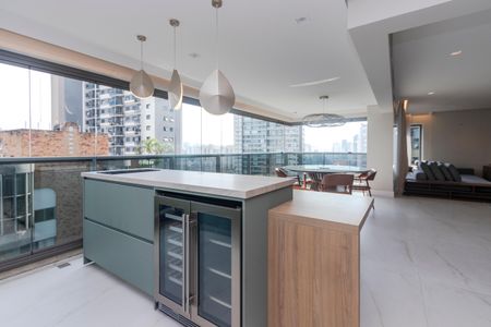 Apartamento à venda com 192m², 2 quartos e 4 vagasVaranda
