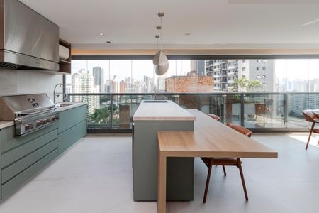 Apartamento à venda com 192m², 2 quartos e 4 vagasVaranda