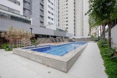 Apartamento à venda com 192m², 2 quartos e 4 vagasPiscina