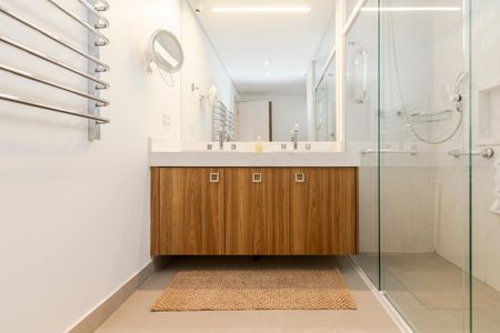 Apartamento à venda com 192m², 2 quartos e 4 vagasBanheiro da Suíte 1