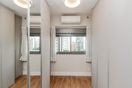 Apartamento à venda com 192m², 2 quartos e 4 vagasCloset da Suíte 1