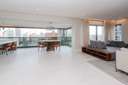 Apartamento à venda com 192m², 2 quartos e 4 vagasSala