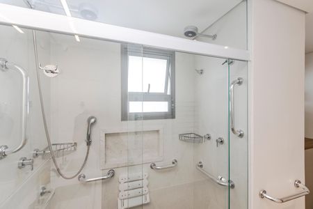 Apartamento à venda com 192m², 2 quartos e 4 vagasBanheiro da Suíte 1