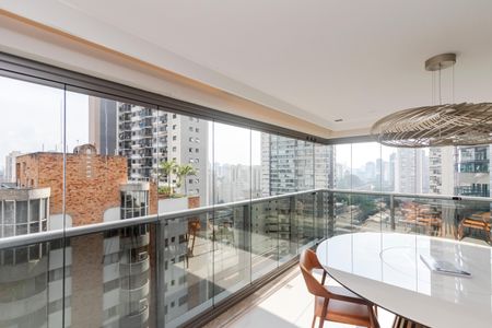 Apartamento à venda com 192m², 2 quartos e 4 vagasVaranda