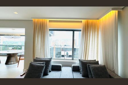 Apartamento à venda com 192m², 3 quartos e 4 vagasSala