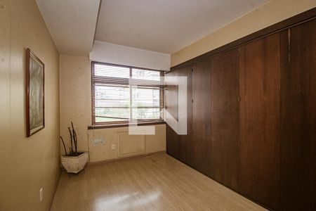 Apartamento à venda com 156m², 4 quartos e 2 vagas Apartamento à venda com 156m², 4 quartos e 2 vagasQuarto