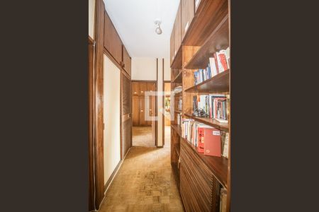 Apartamento à venda com 156m², 4 quartos e 2 vagas Apartamento à venda com 156m², 4 quartos e 2 vagasCorredor